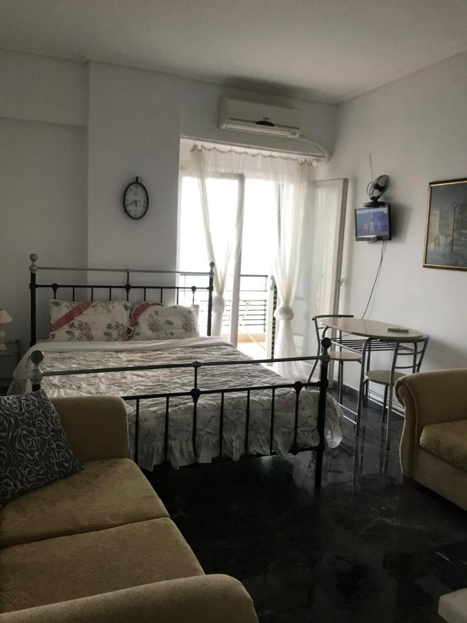 Nour63 Apartamento Agioi Theodoroi Exterior foto